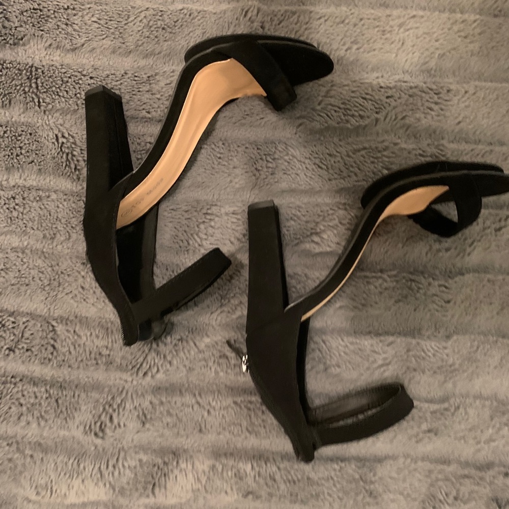Black strap heels - Picture 2 of 2